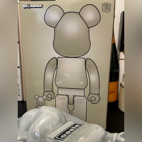 Bearbrick Oasis 100% & 400% Set White Chrome - Picture 3 of 3